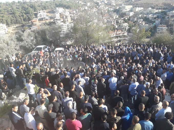 جماهير غفيرة تشيع جثمان المرحوم عبد الحكيم مفيد